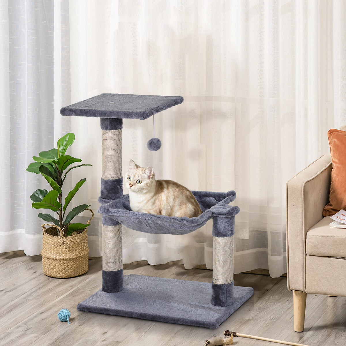 Petit arbre à chat gris avec 3 griffoirs et hamac – vue 2